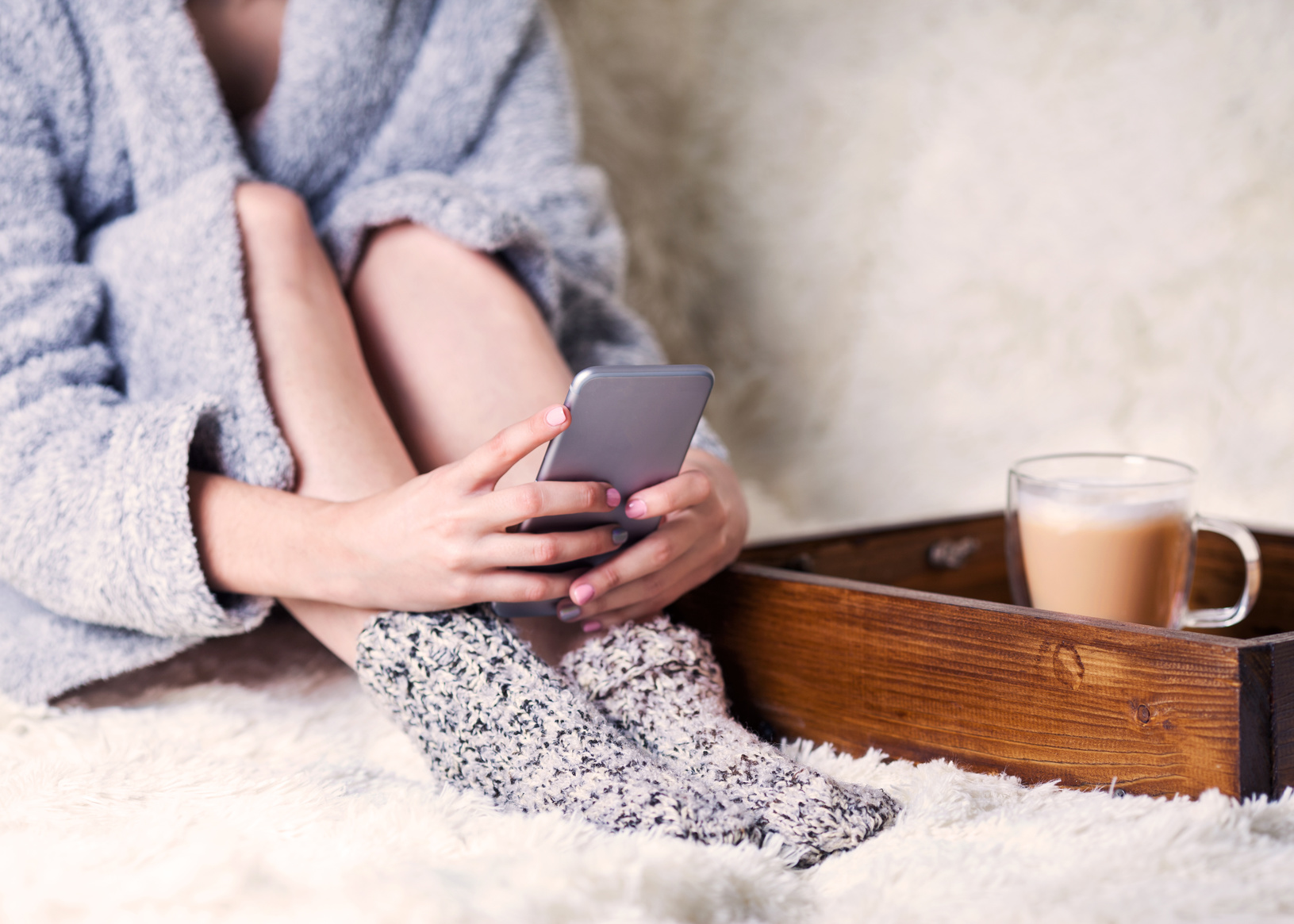 Media Name: Fotolia_176754311_sextage telephone texting.jpg